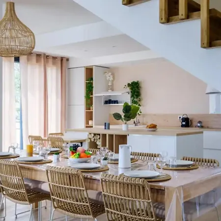 Tranquil Riviera With Sea View *